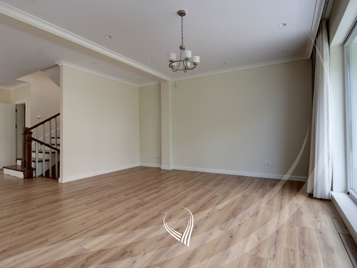Shtëpi 222m2 në shitje në lagjen Marigona Residence4