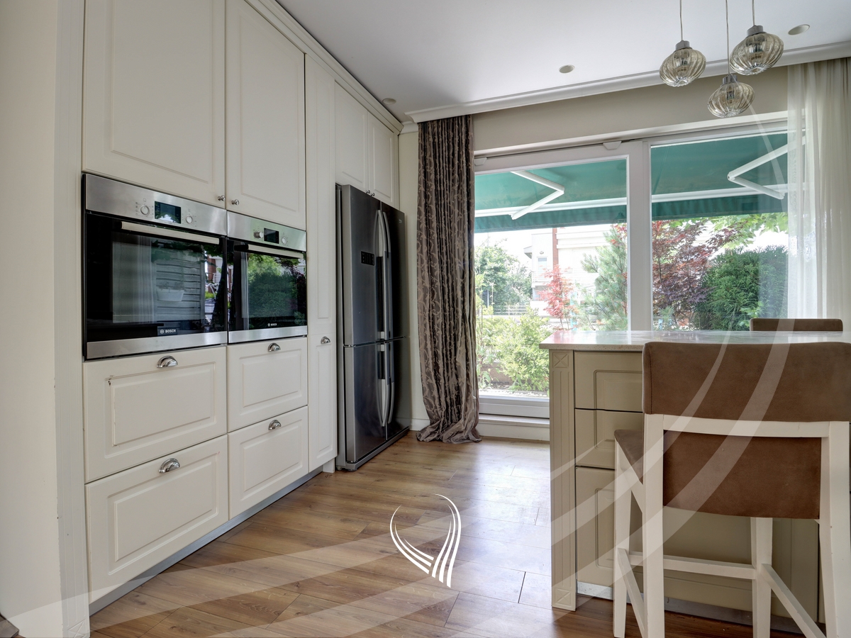 Shtëpi 222m2 në shitje në lagjen Marigona Residence7