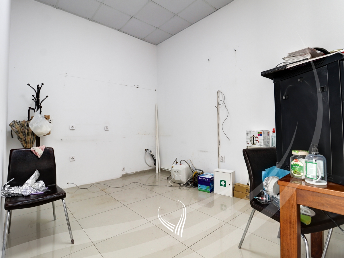Local 69.46m2 for sale in the Kalabria – Emshir neighborhood3