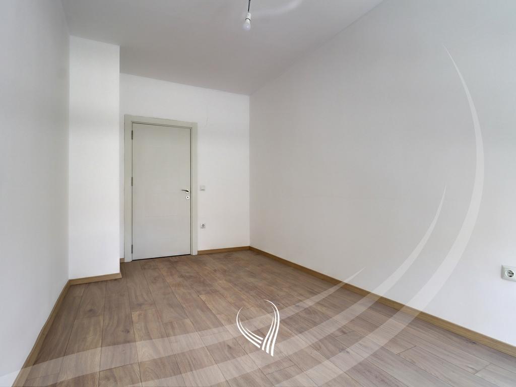 Banesë me 2 dhoma gjumi në shitje në lagjen Tophane4