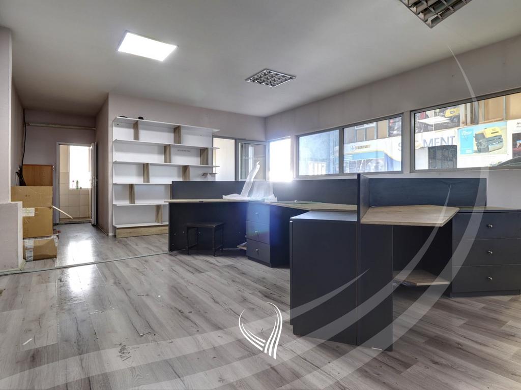 Depo 360m2 me qira në Veternik4