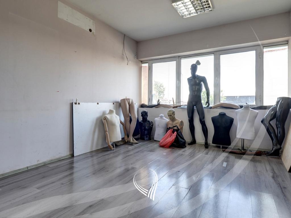 Depo 360m2 me qira në Veternik5