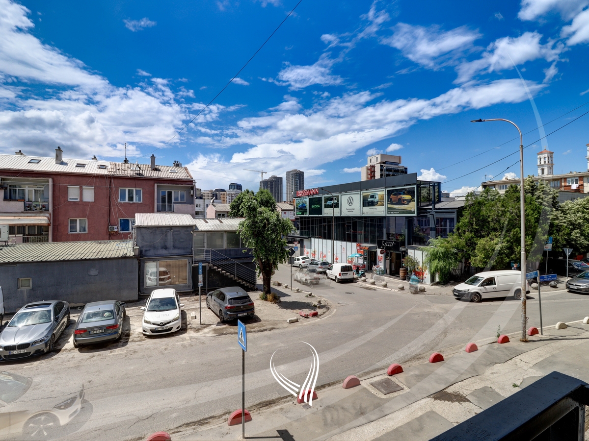 Zyre me 2 dhoma pune me qira në lagjen Ulpiana7