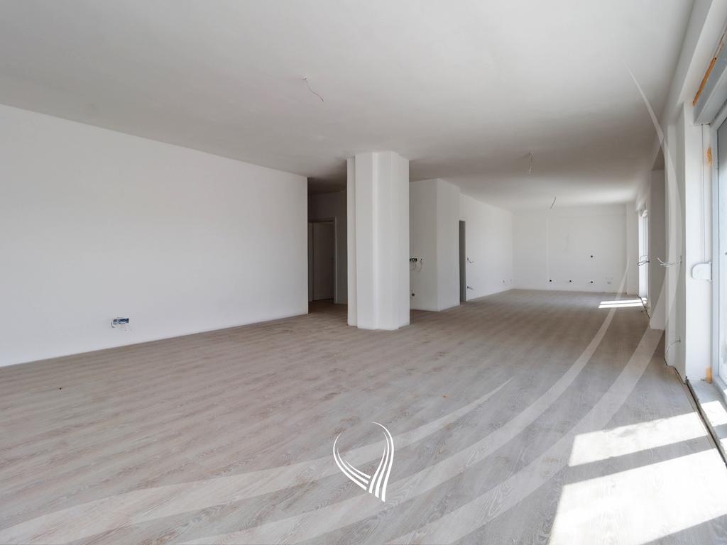 Penthouse with 4 bedrooms for sale in the Prishtina e Re neighborhood2