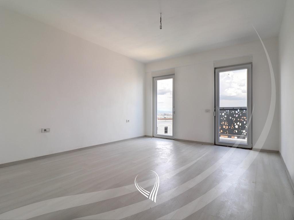 Penthouse me 5 dhoma gjumi në shitje në lagjen Prishtina e Re9