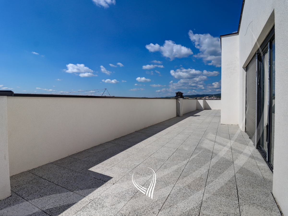 Penthouse with 4 bedrooms for sale in the Prishtina e Re neighborhood13
