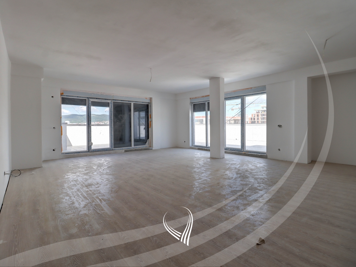 Penthouse me 3 dhoma gjumi në shitje në lagjen Prishtina e Re0