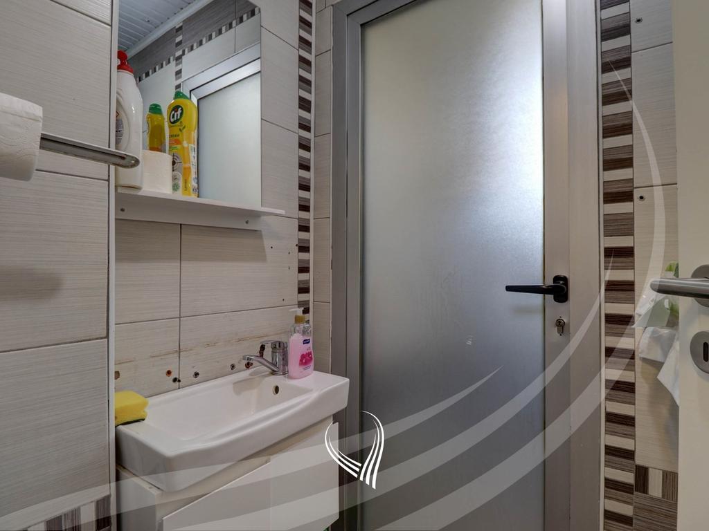 70m2 premises for rent in the Center6