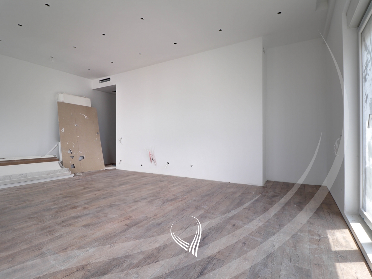 Penthouse 352.5m2 for sale in the Prishtina e Re neighborhood3