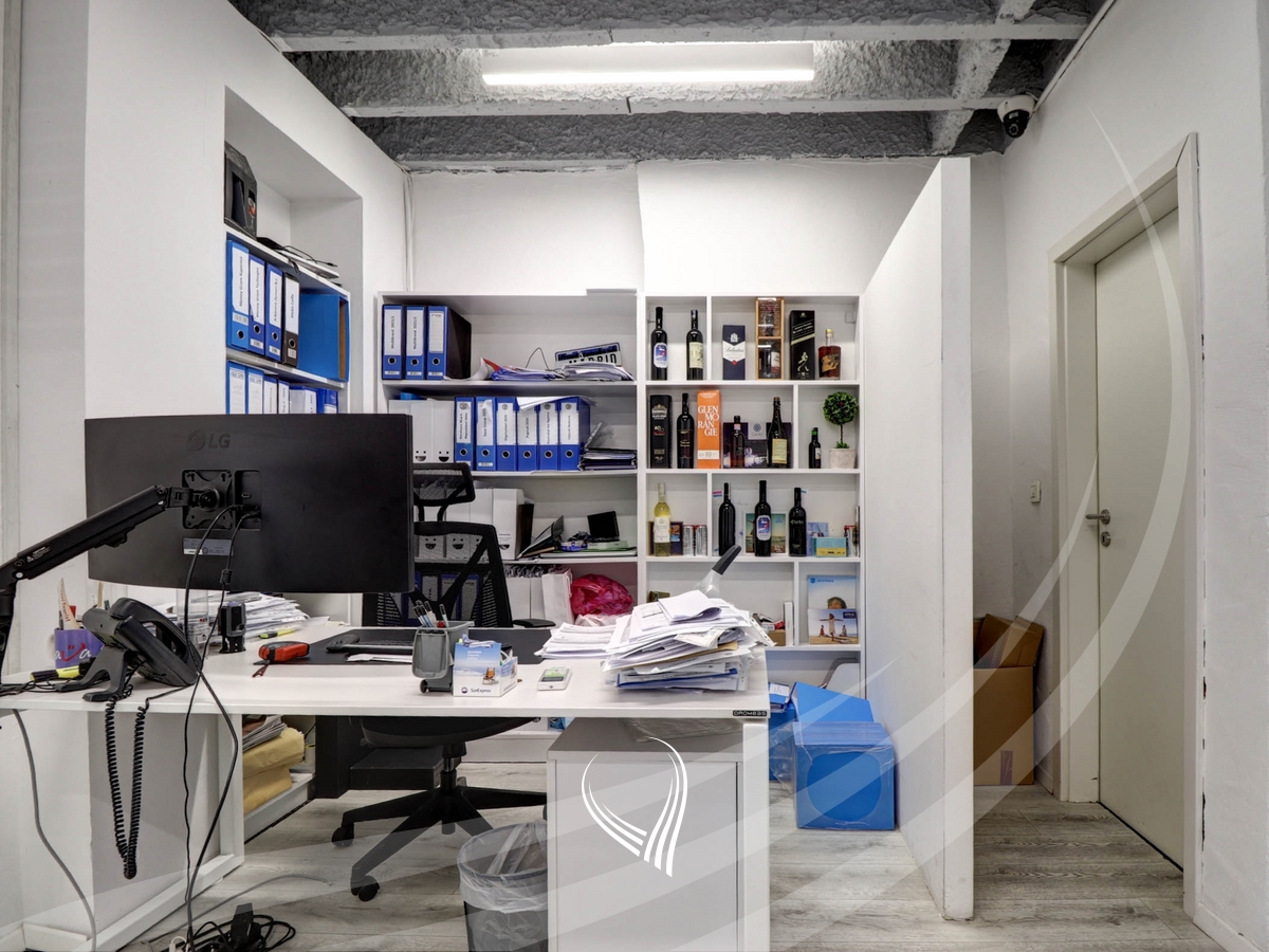 70m2 premises for rent in the Center5