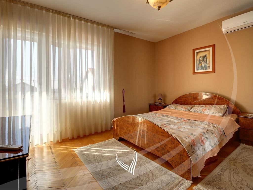 Shtëpi me 3 dhoma gjumi me qira në Çagllavicë8