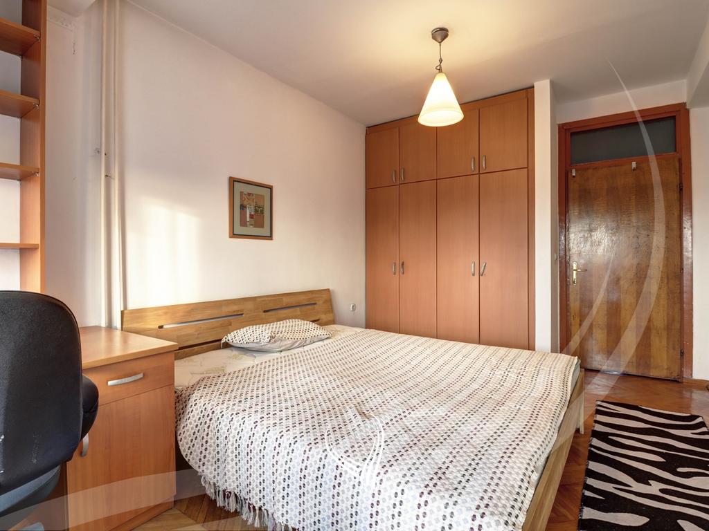 3 bedroom apartment for rent in Ulpiana neighborhood8