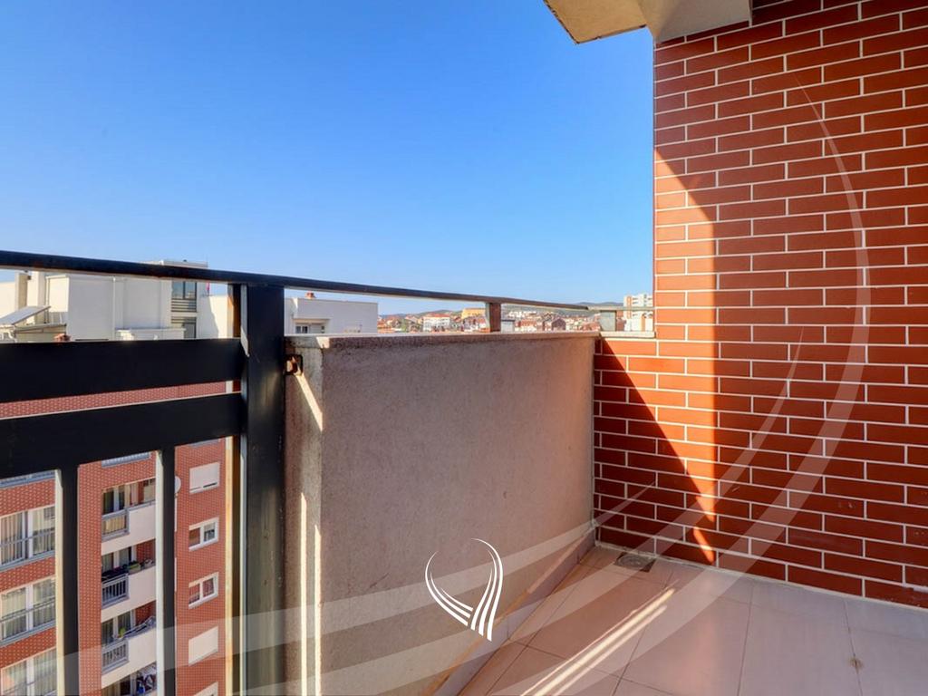 Banesë me 2 dhoma gjumi me qira në lagjen Bregu I Diellit - Iliria Building9