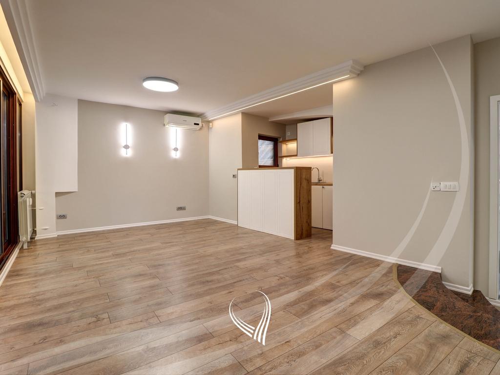 Zyre me 4 dhoma pune me qira në Qendër2