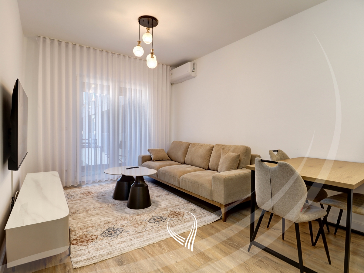 Banesë me 1 dhomë gjumi me qira në lagjen Aktash0