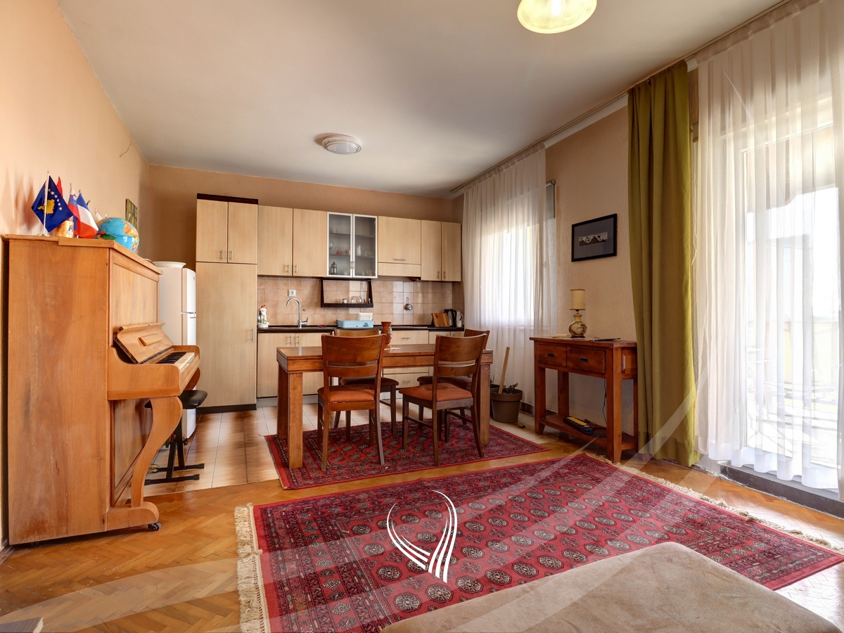 Shtëpi me 3 dhoma gjumi me qira në Çagllavicë4