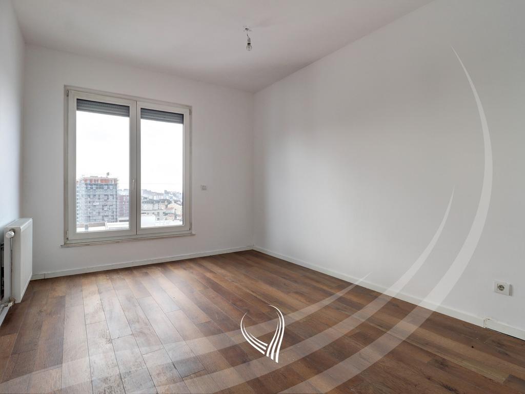 Zyre me 4 dhoma pune me qira në lagjen e Muhaxherëve3