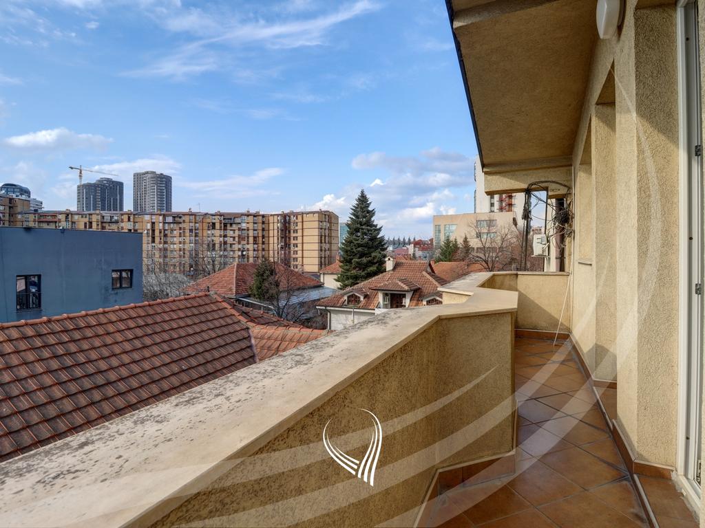 Objekt afarist 330m2 me qira në lagjen Ulpiana16