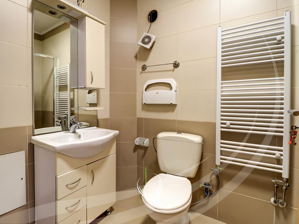 Objekt afarist 330m2 me qira në lagjen Ulpiana20