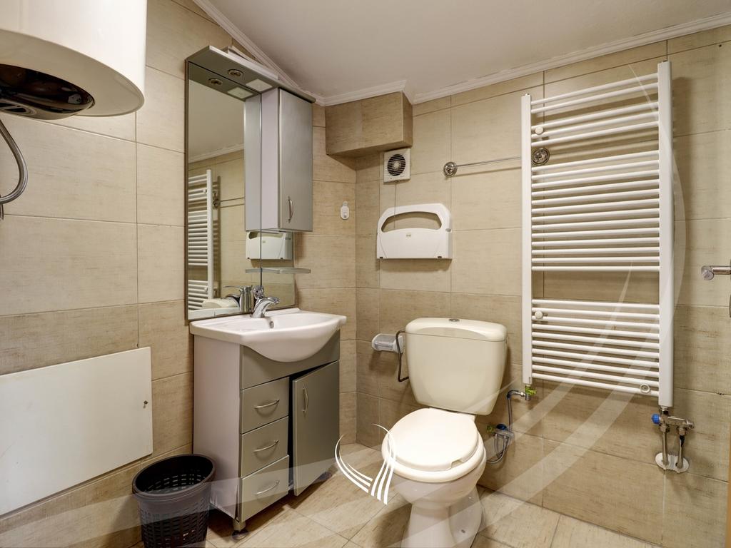 Objekt afarist 330m2 me qira në lagjen Ulpiana21