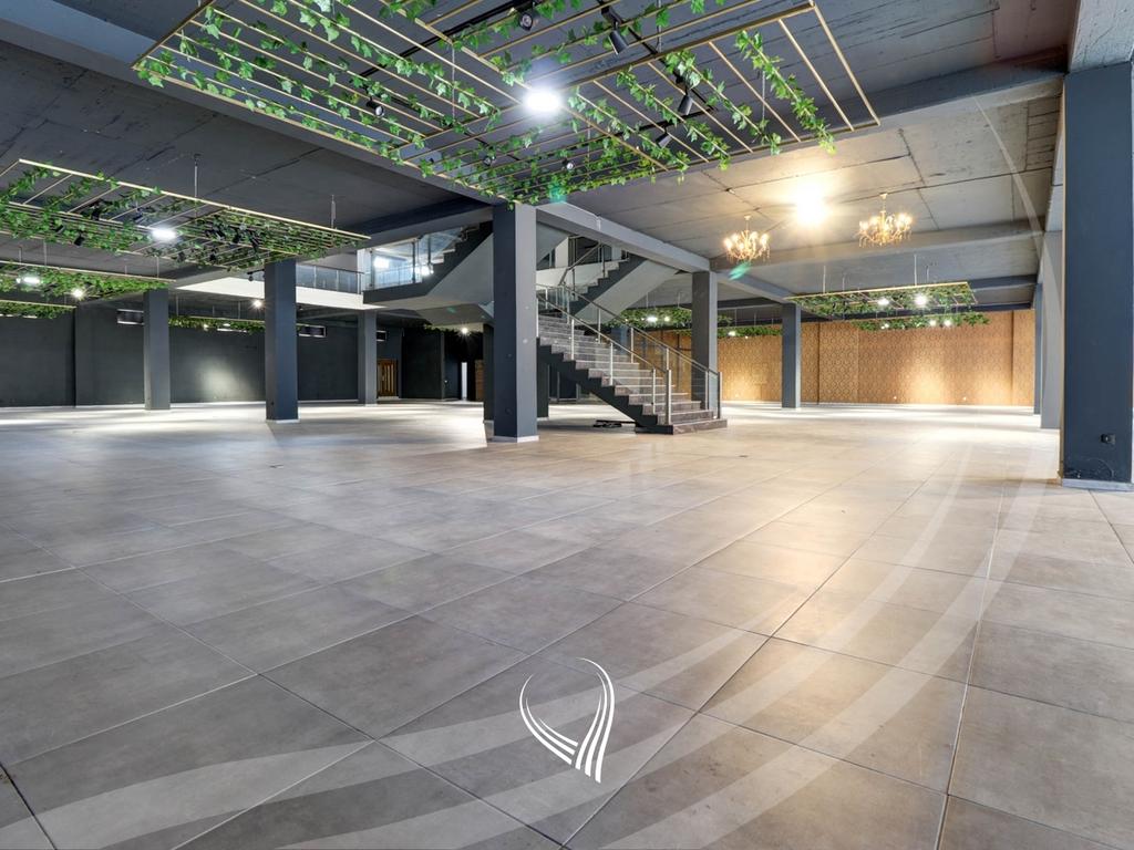 Objekt afarist 3800m2 me qira në Prelez4