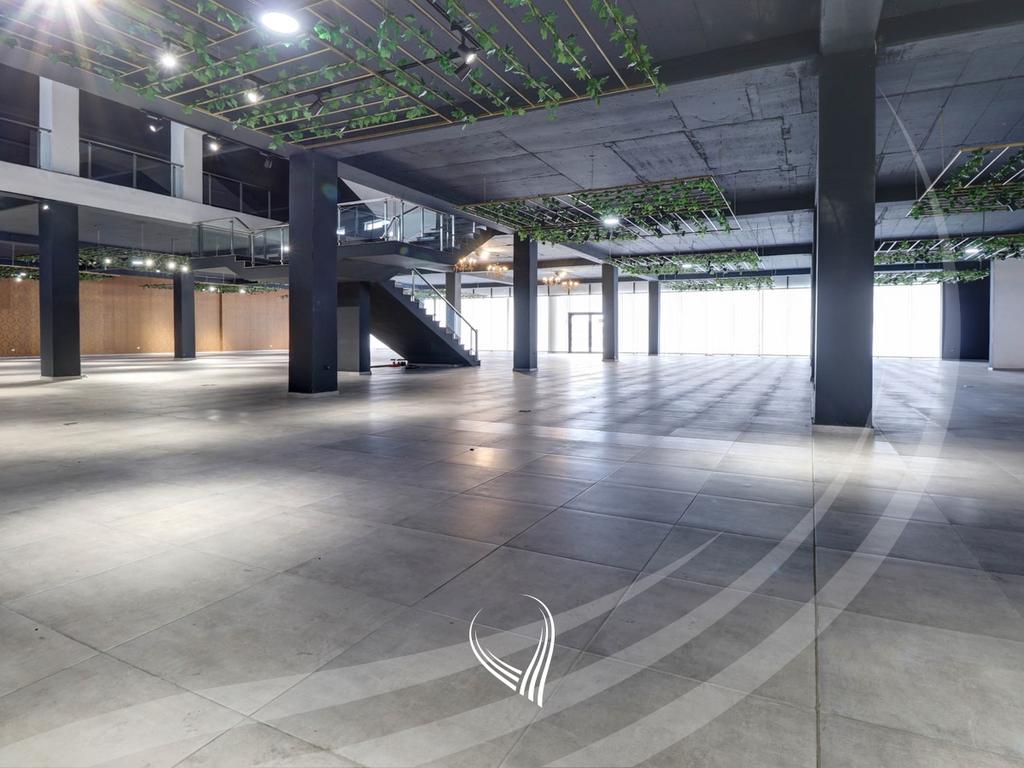 Objekt afarist 3800m2 me qira në Prelez5