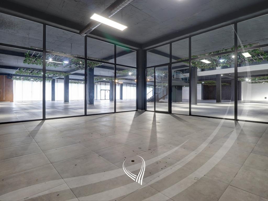 Objekt afarist 3800m2 me qira në Prelez8