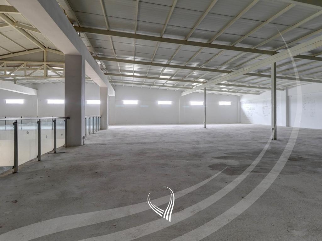 Objekt afarist 3800m2 me qira në Prelez15