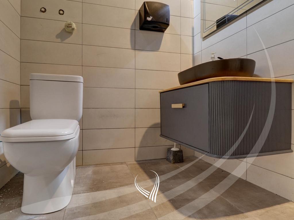 Objekt afarist 3800m2 me qira në Prelez20