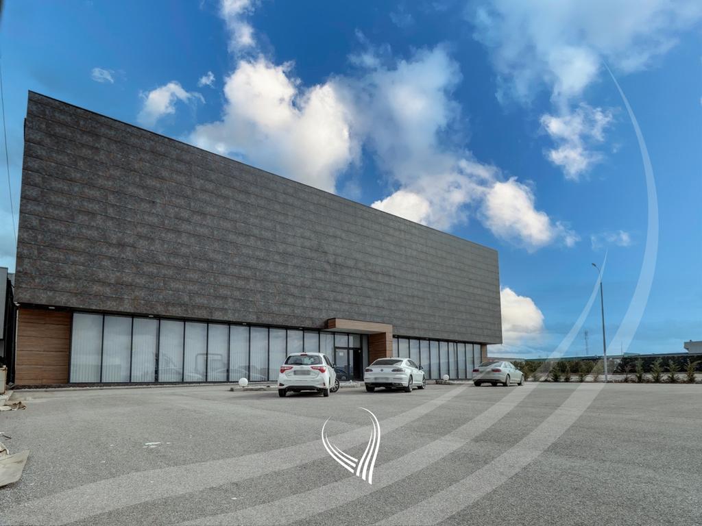 Objekt afarist 3800m2 me qira në Prelez