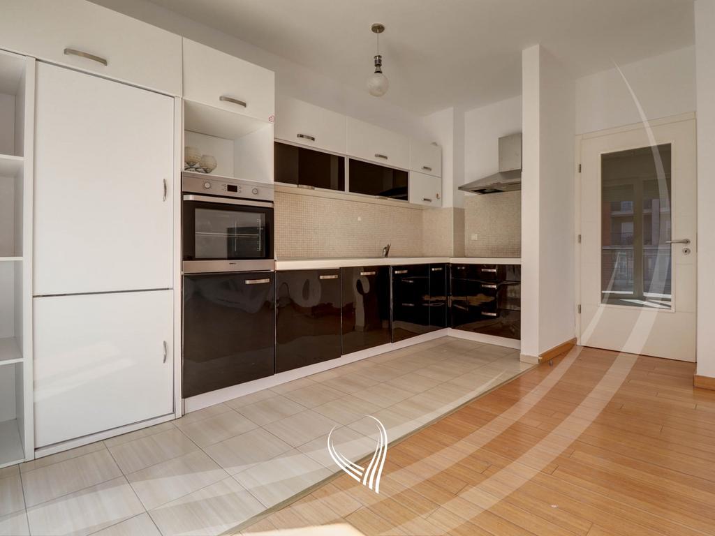 Banesë me 2 dhoma gjumi në shitje në lagjen Mati 12