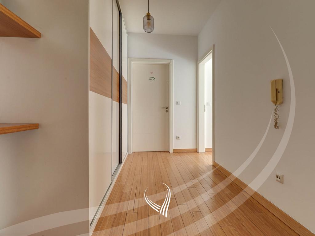 Banesë me 2 dhoma gjumi në shitje në lagjen Mati 19