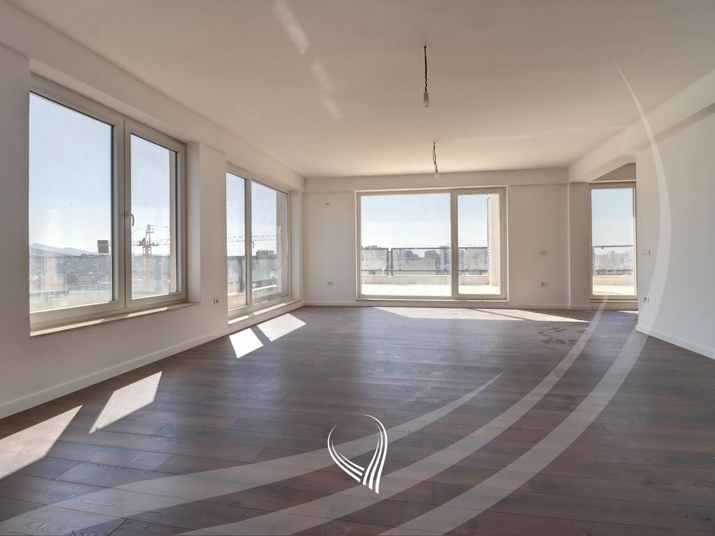 Penthouse – Zyre me 5 dhoma pune me qira në lagjen Mati 11