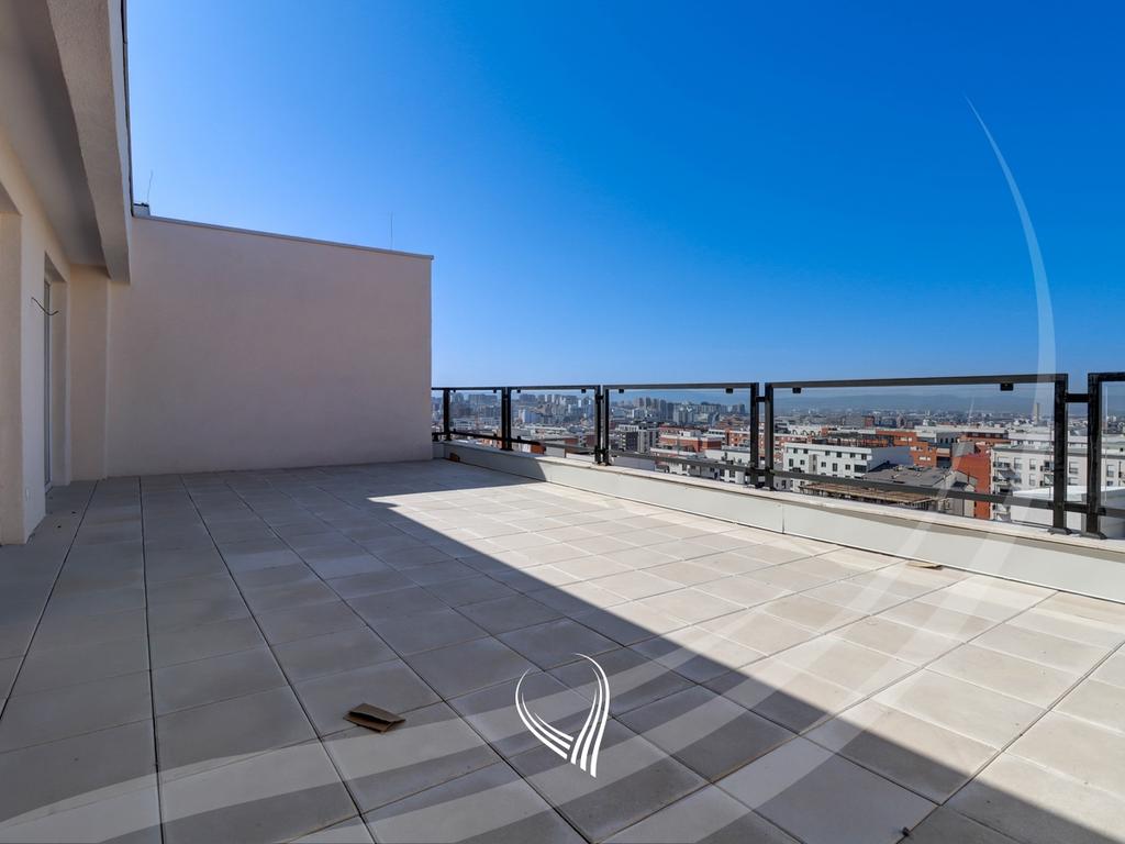 Penthouse – Zyre me 5 dhoma pune me qira në lagjen Mati 17