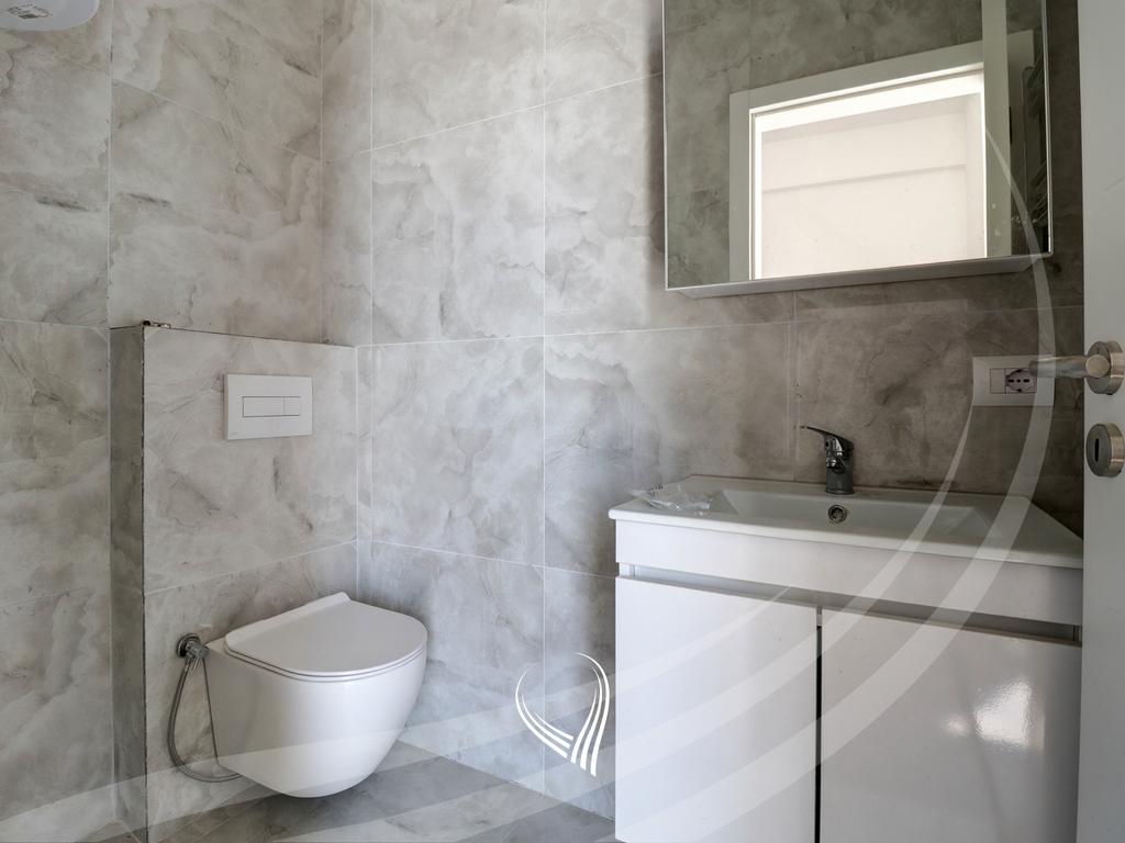 Penthouse – Zyre me 5 dhoma pune me qira në lagjen Mati 113