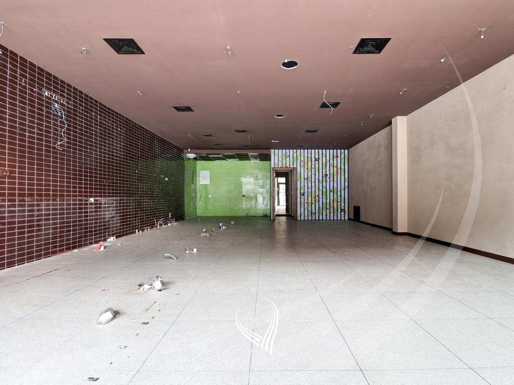 Lokal 120m2 qira në lagjen Aktash - IVY4