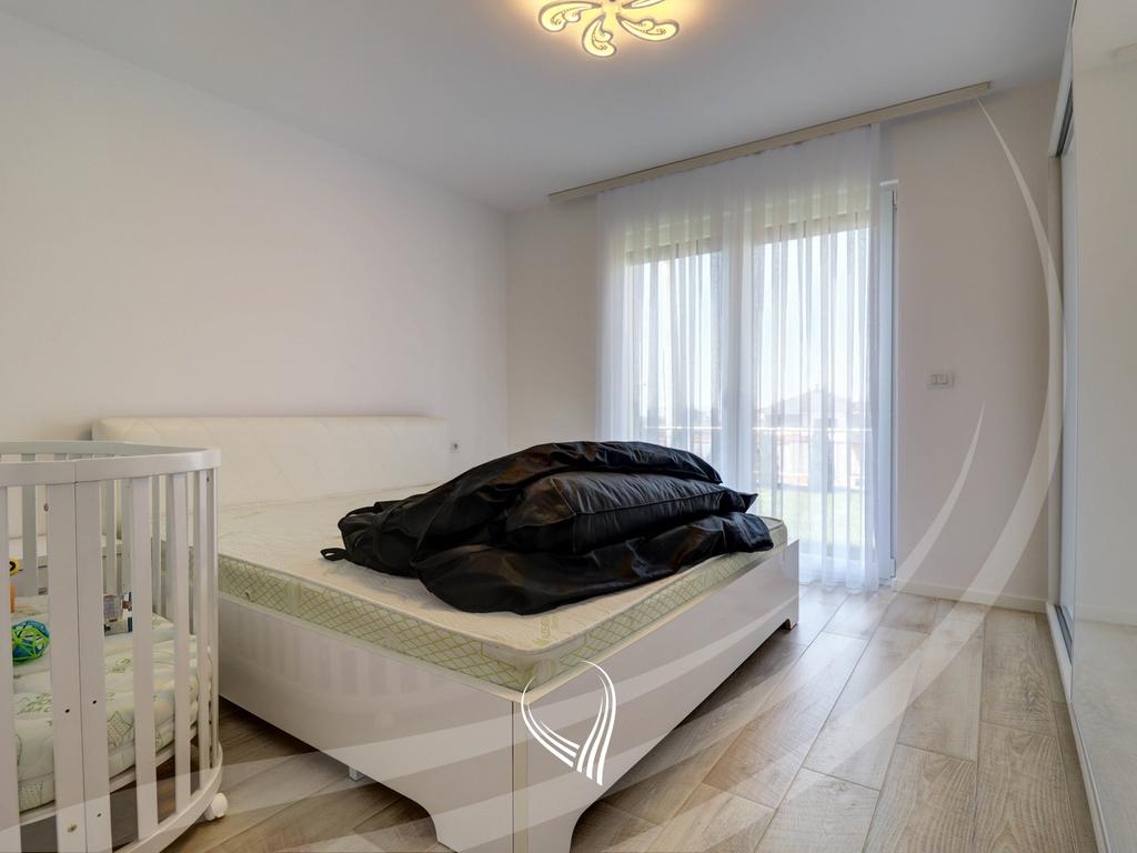 Shtëpi me 3 dhoma gjumi në shitje në lagjen Matiçan5