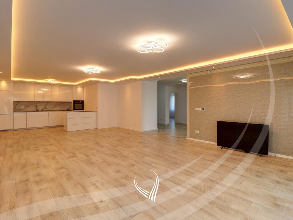 Shtëpi me 3 dhoma gjumi në shitje në lagjen Matiçan4