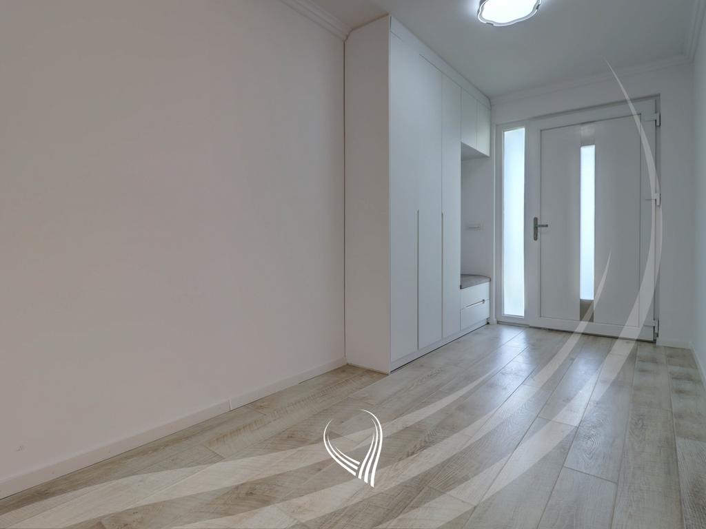 Shtëpi me 3 dhoma gjumi në shitje në lagjen Matiçan8