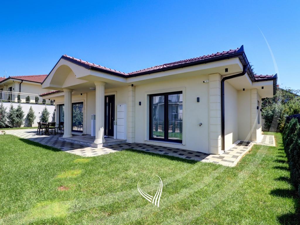 Shtëpi me 3 dhoma gjumi në shitje në lagjen Matiçan15