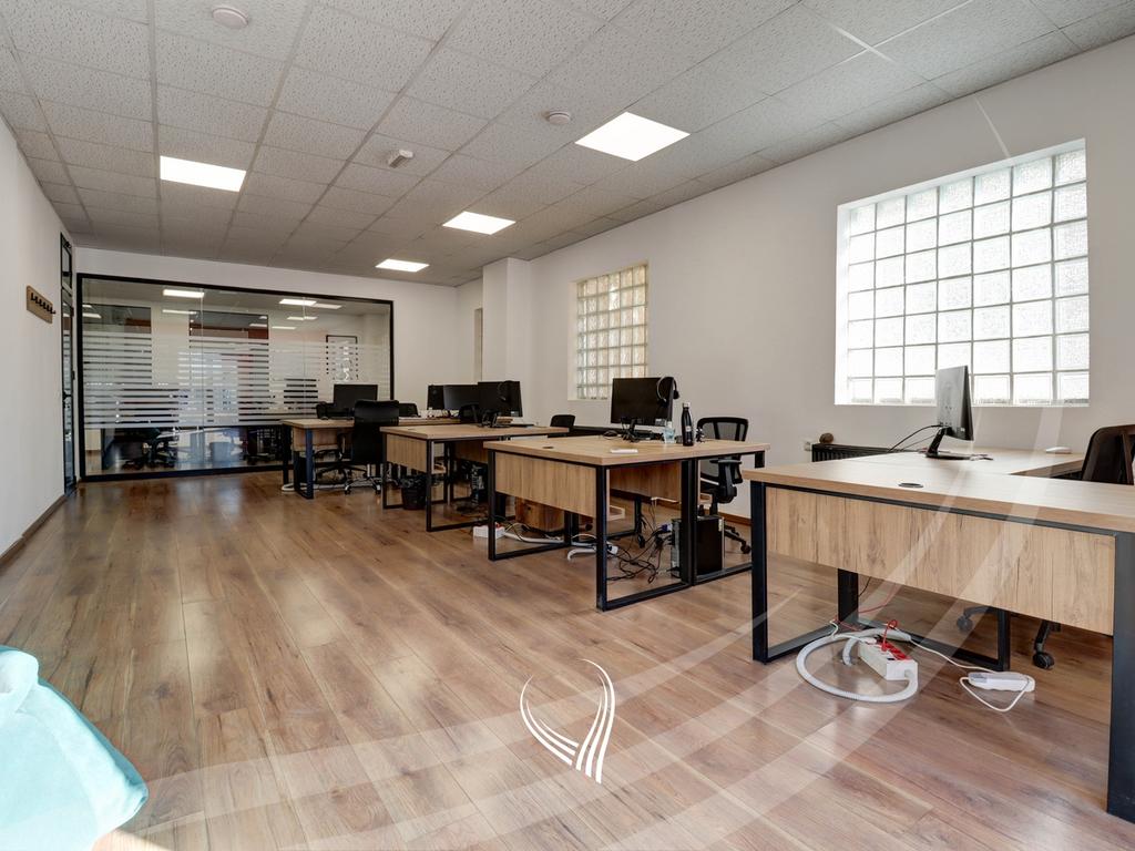 Hapësirë afariste për zyre 480m2 me qira në lagjen Pejton6