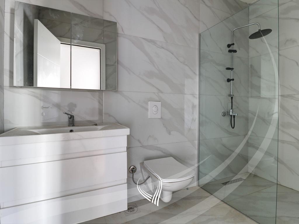 Banesë me 4 dhoma gjumi në shitje në lagjen Mati 1 – Rruga A13