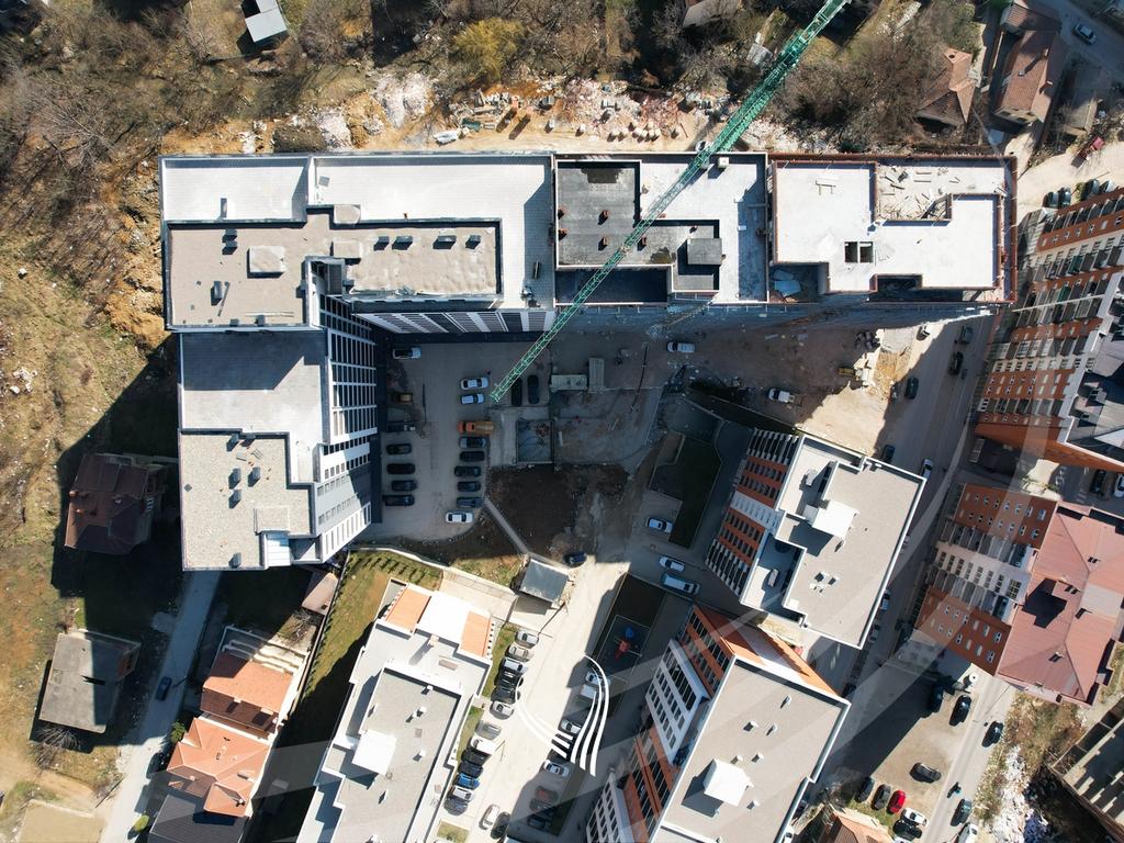 Banesë me 4 dhoma gjumi në shitje në lagjen Mati 1 – Rruga A19