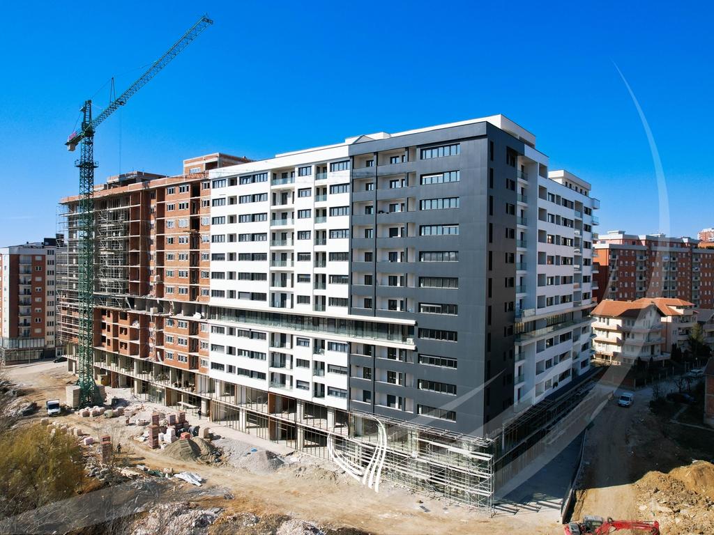 Banesë me 4 dhoma gjumi në shitje në lagjen Mati 1 – Rruga A11