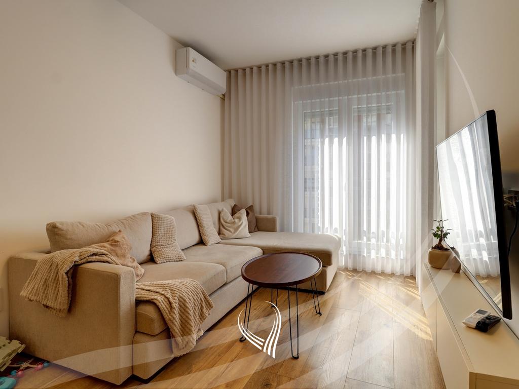 Banesë me 1 dhomë gjumi në shitje në lagjen Mati 1 - Model Slovenia1