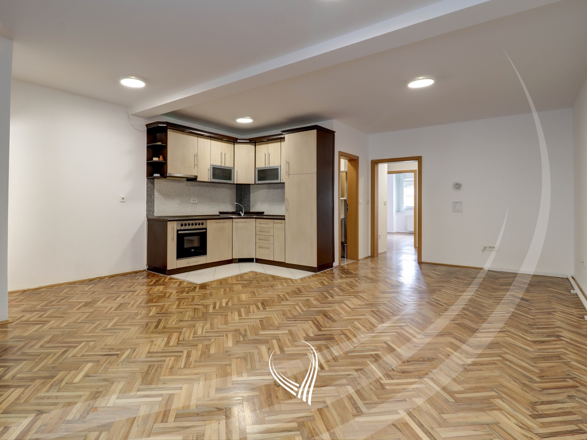 Objekt afarist 330m2 me qira në lagjen Ulpiana1