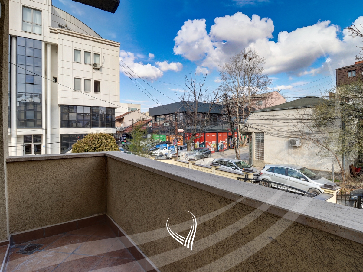 Objekt afarist 330m2 me qira në lagjen Ulpiana13