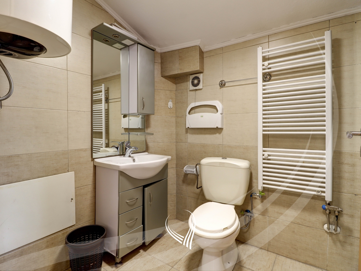 Objekt afarist 330m2 me qira në lagjen Ulpiana21