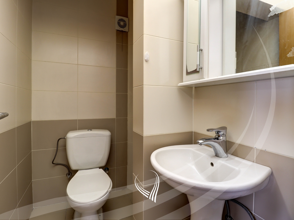 Objekt afarist 330m2 me qira në lagjen Ulpiana22