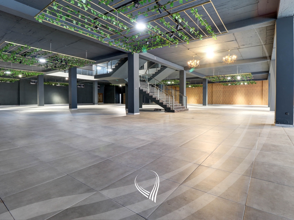 Objekt afarist 3800m2 me qira në Prelez4